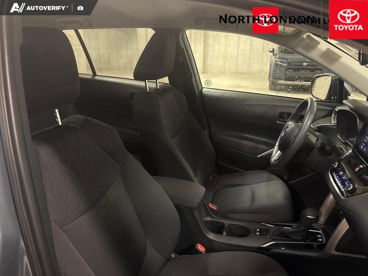 2024 Toyota Corolla Cross LE 4dr All-Wheel Drive Photo