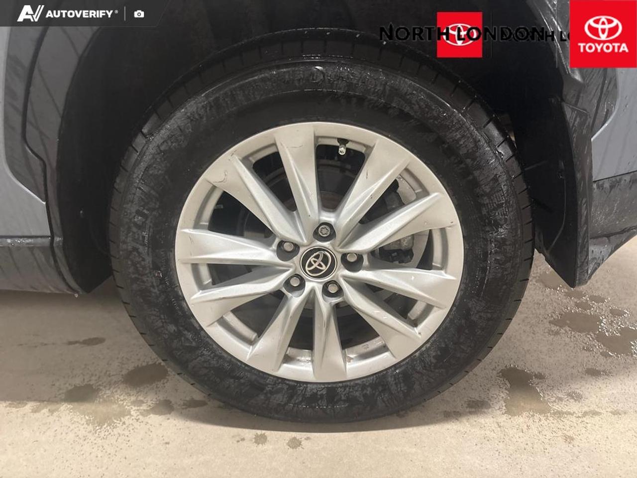 2024 Toyota Corolla Cross LE 4dr All-Wheel Drive Photo
