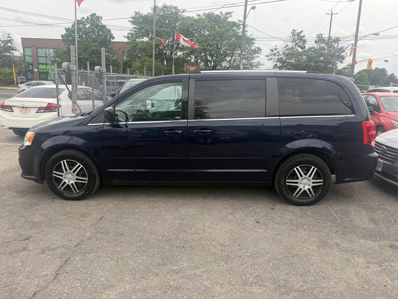 2016 Dodge Grand Caravan *** BLOWOUT SALE *** Photo2