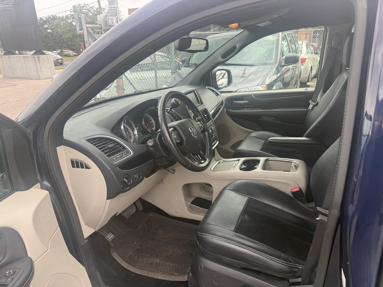 2016 Dodge Grand Caravan *** BLOWOUT SALE *** Photo