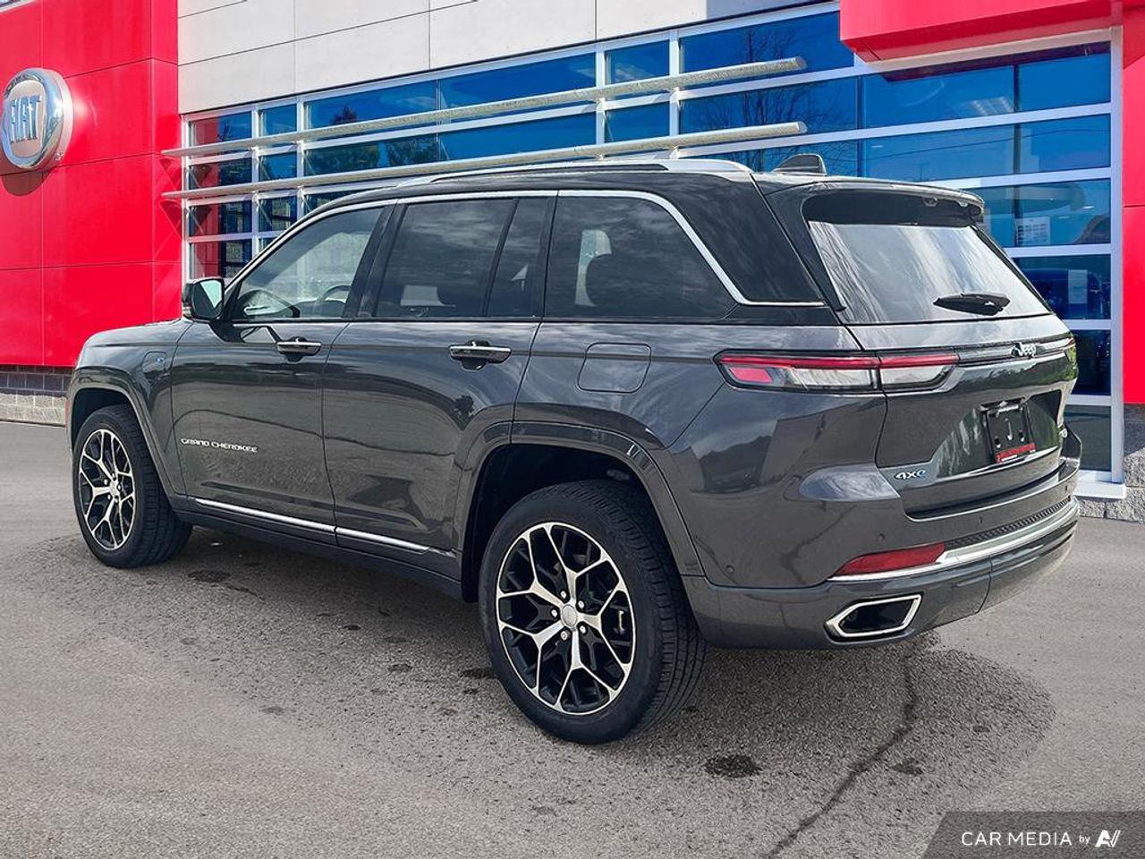 2023 Jeep Grand Cherokee 4xe Summit Reserve | Navigation | Leather | Sunroof | Remote Start | Rain Sensing Wipers | Photo2