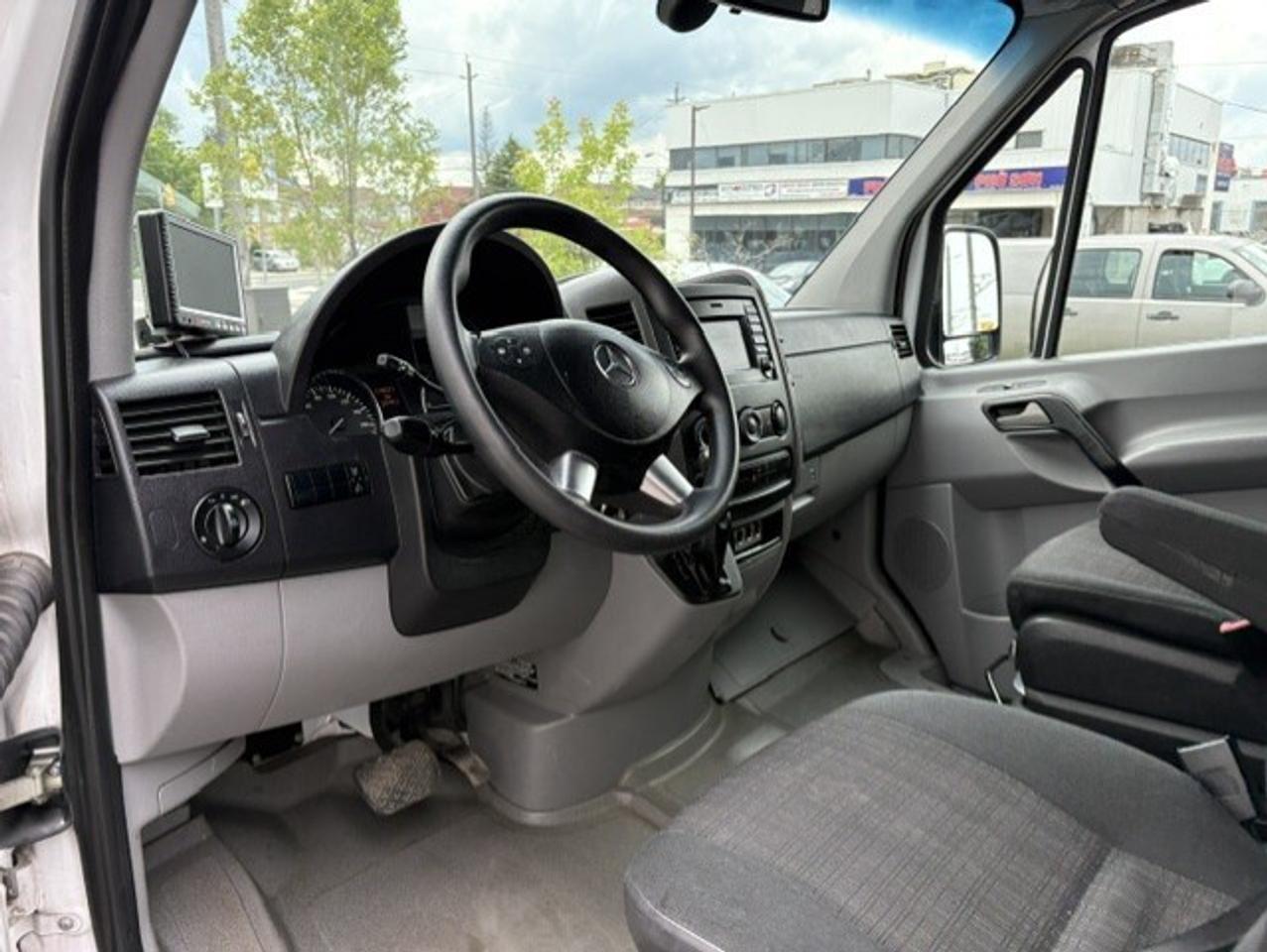 2014 Mercedes-Benz Sprinter 3500 V6 170 EXT DUALLY-1 OWNER-SHELVES-DIVIDER-CAM Photo