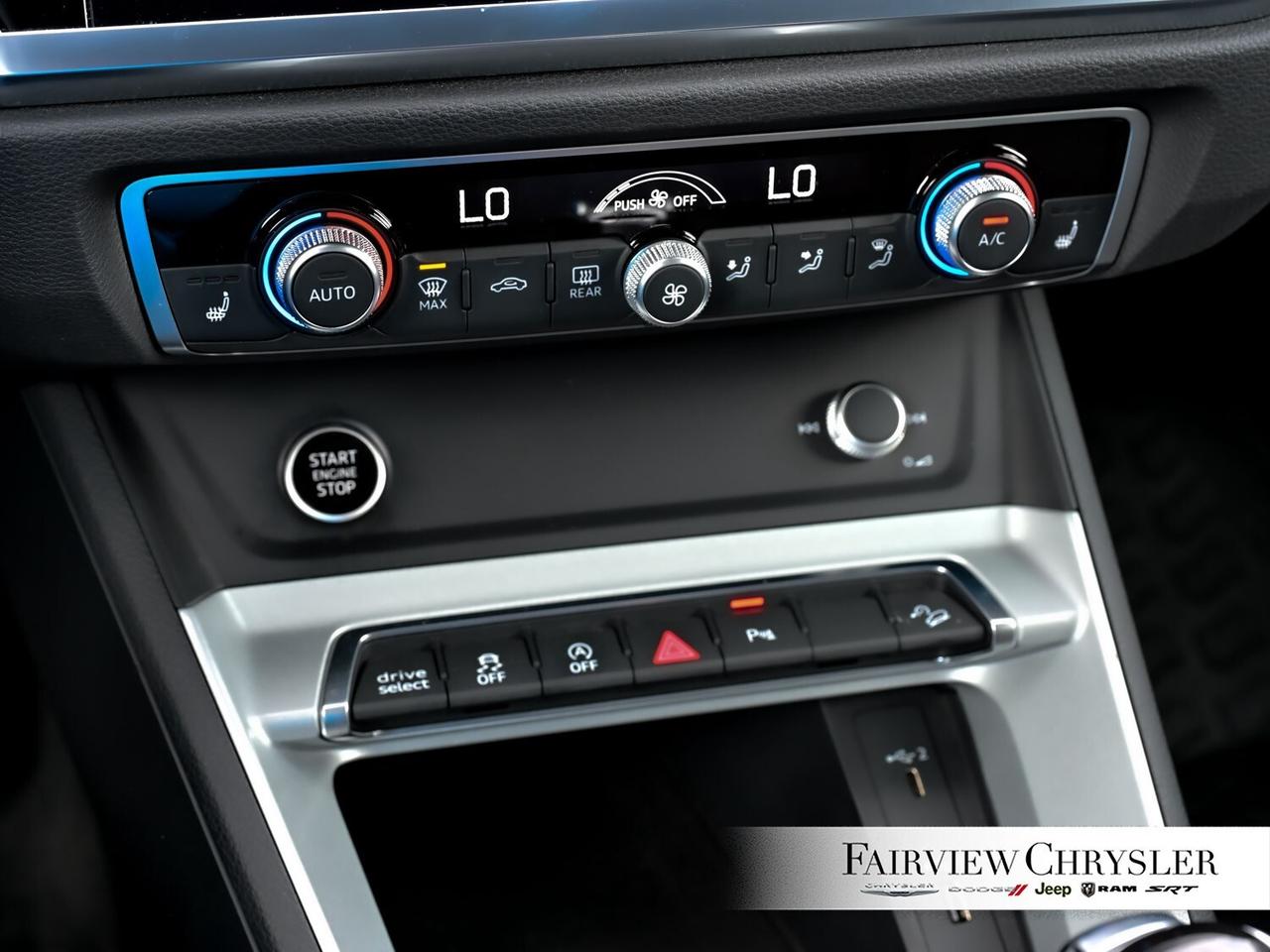 2021 Audi Q3 45 Progressiv PANOROOF   CARPLAY   LEATHER   HEATE Photo