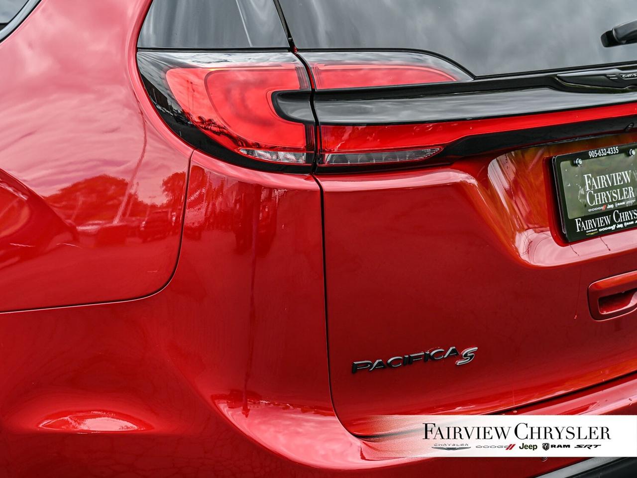 2024 Chrysler Pacifica Limited S APPEARANCE   PANO ROOF   LEATHER   NAV Photo