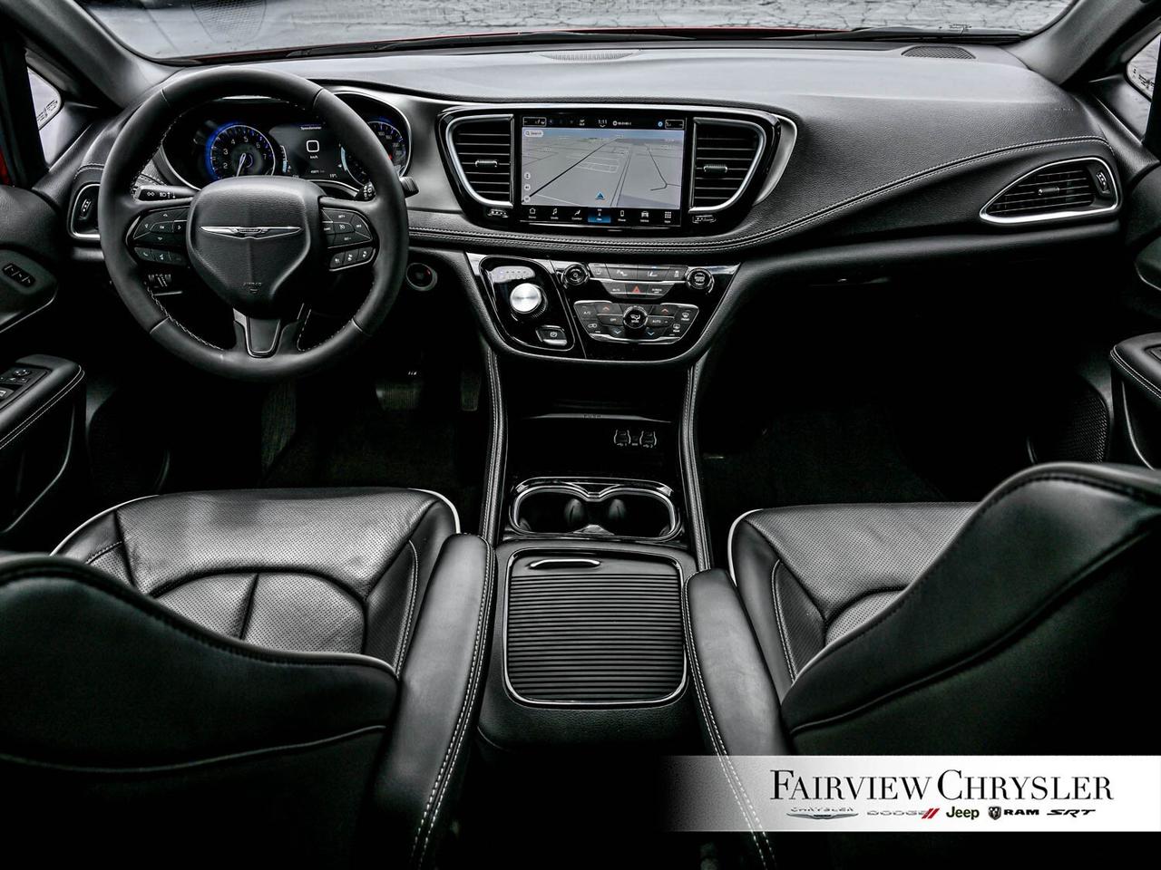 2024 Chrysler Pacifica Limited S APPEARANCE   PANO ROOF   LEATHER   NAV Photo