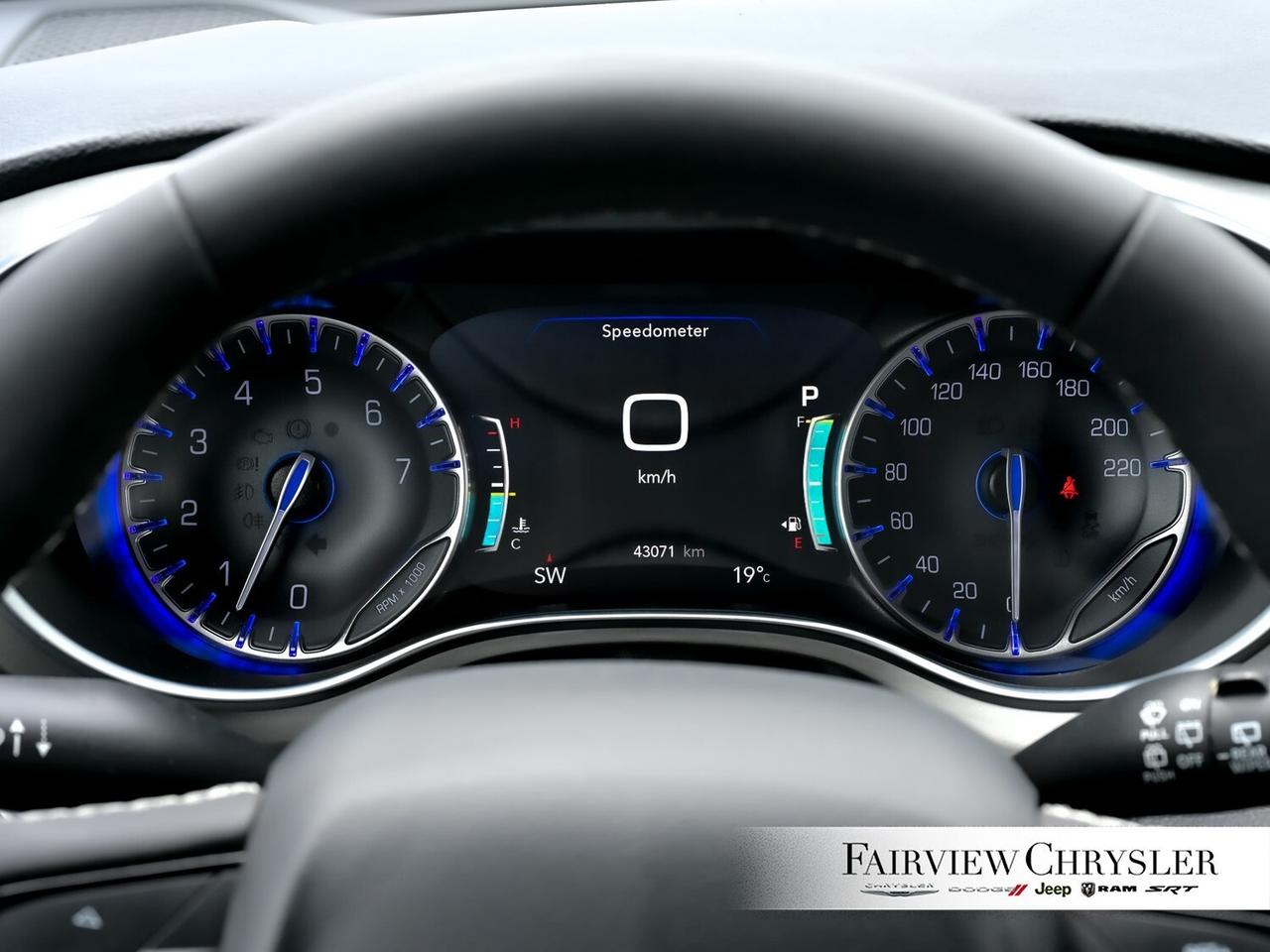2024 Chrysler Pacifica Limited S APPEARANCE   PANO ROOF   LEATHER   NAV Photo