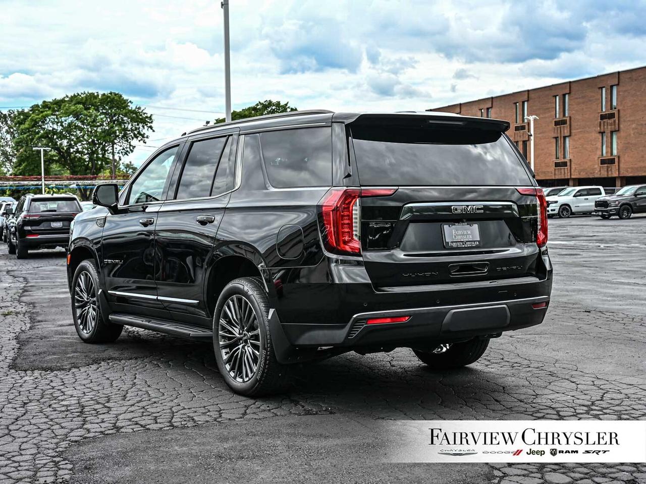 2024 GMC Yukon Denali PANO ROOF   DIESEL   CARPLAY   SURROUND CAM Photo