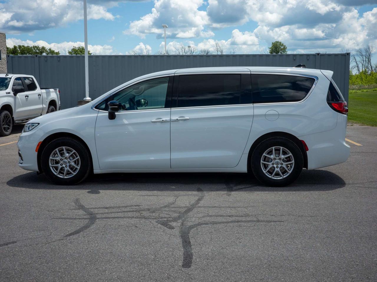 2024 Chrysler Pacifica Touring-L - Rain Sensing Wipers   Back-Up Camera Photo