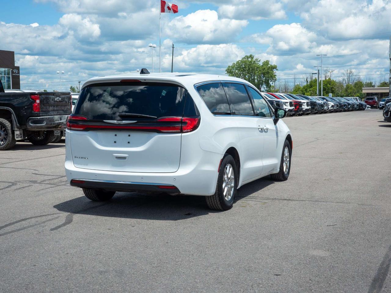 2024 Chrysler Pacifica Touring-L - Rain Sensing Wipers   Back-Up Camera Photo
