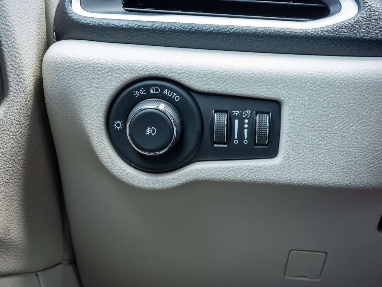 2024 Chrysler Pacifica Touring-L - Rain Sensing Wipers   Back-Up Camera Photo