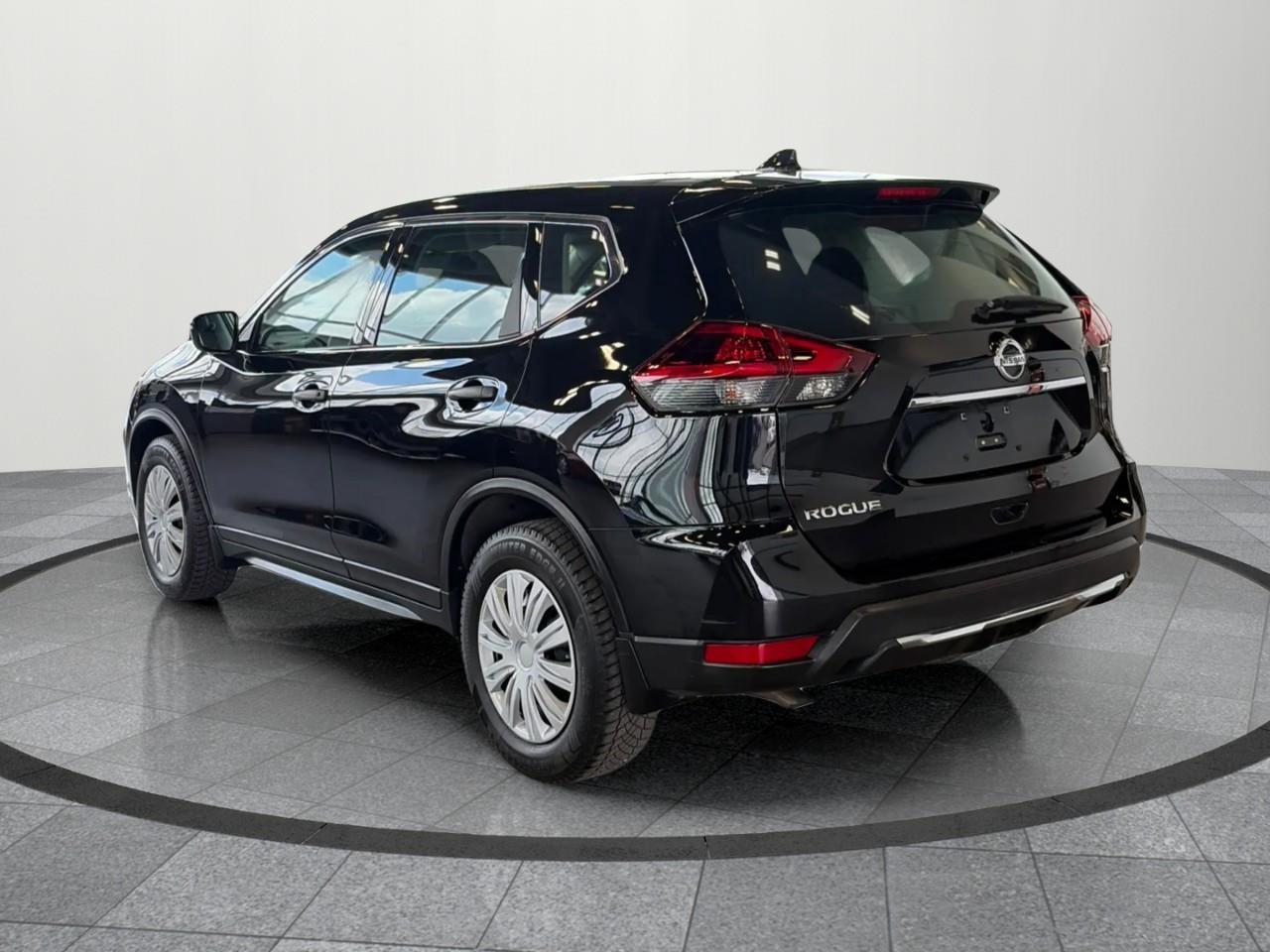 2018 Nissan Rogue SV 4dr Front-wheel Drive Photo