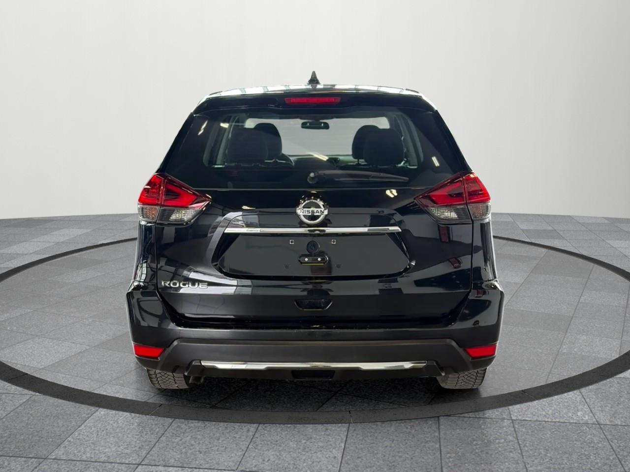 2018 Nissan Rogue SV 4dr Front-wheel Drive Photo