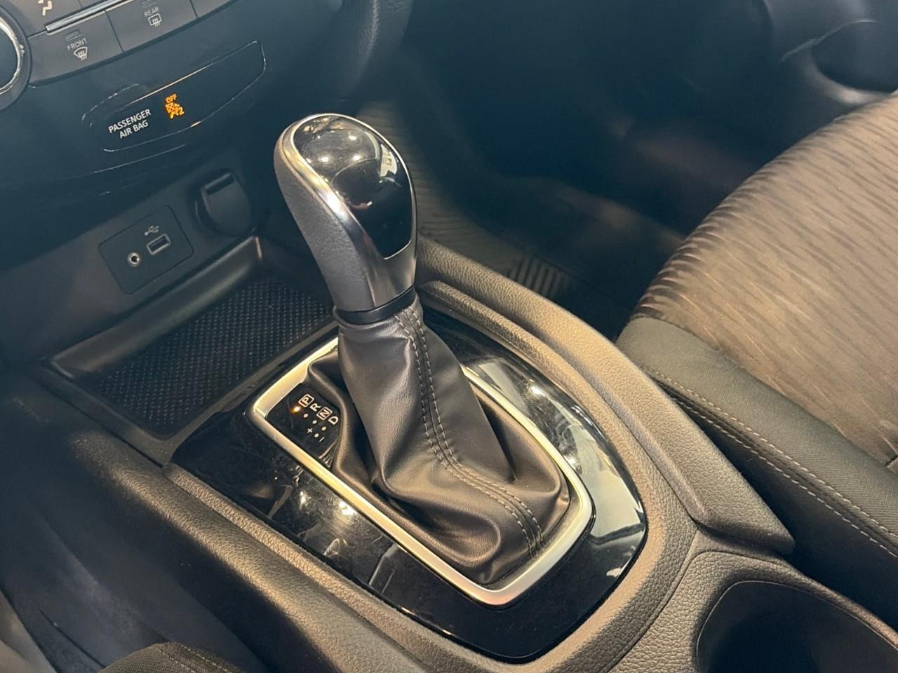 2018 Nissan Rogue SV 4dr Front-wheel Drive Photo