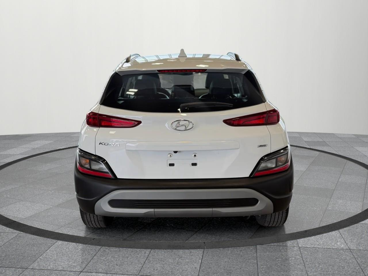 2023 Hyundai KONA 2.0L Preferred Sun & Leather Package 4dr All-Wheel Drive Photo4