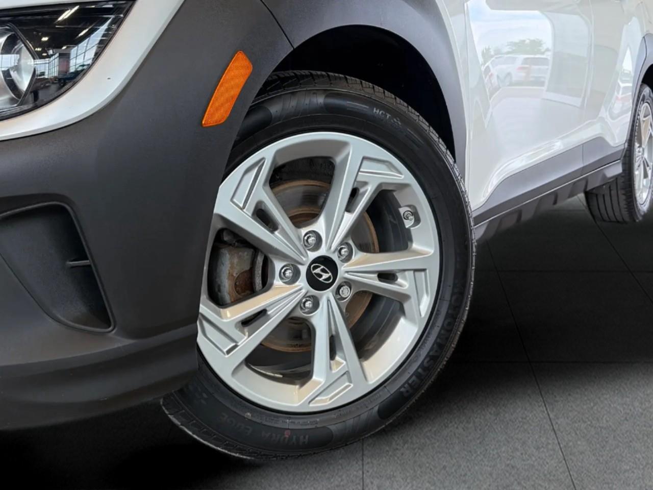 2023 Hyundai KONA 2.0L Preferred Sun & Leather Package 4dr All-Wheel Drive Photo