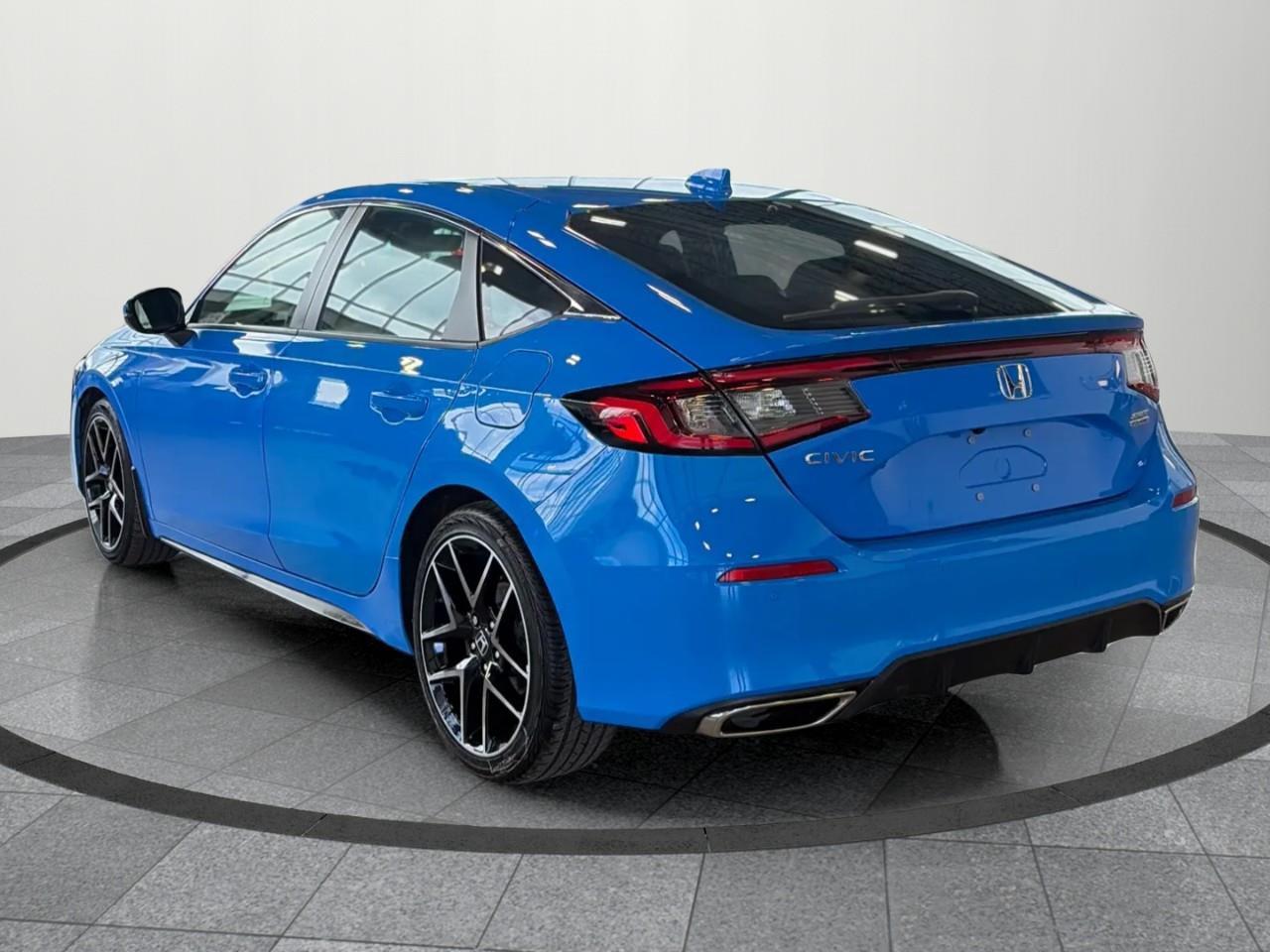 2022 Honda Civic Sport Touring 4dr Hatchback Photo3
