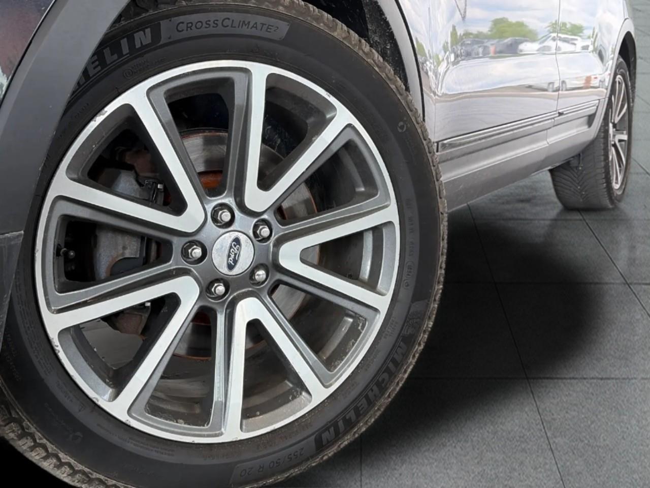2015 Ford Explorer XLT 4dr Front-Wheel Drive Photo