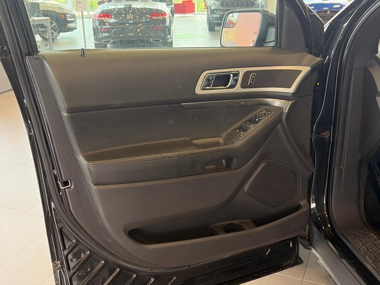2015 Ford Explorer XLT 4dr Front-Wheel Drive Photo