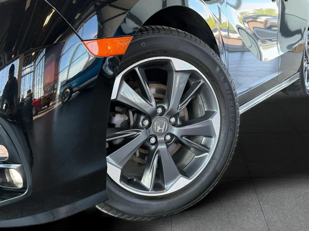 2022 Honda Odyssey Touring Passenger Van Photo
