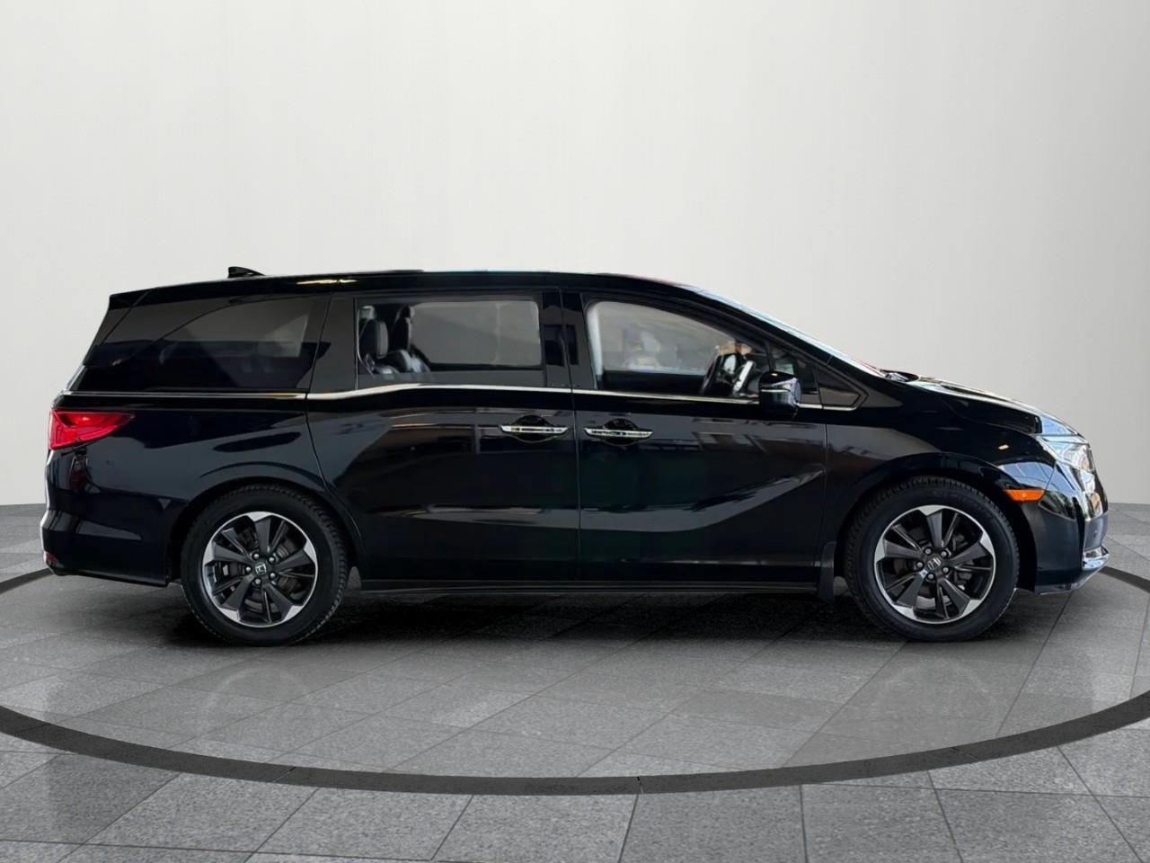2022 Honda Odyssey Touring Passenger Van Photo