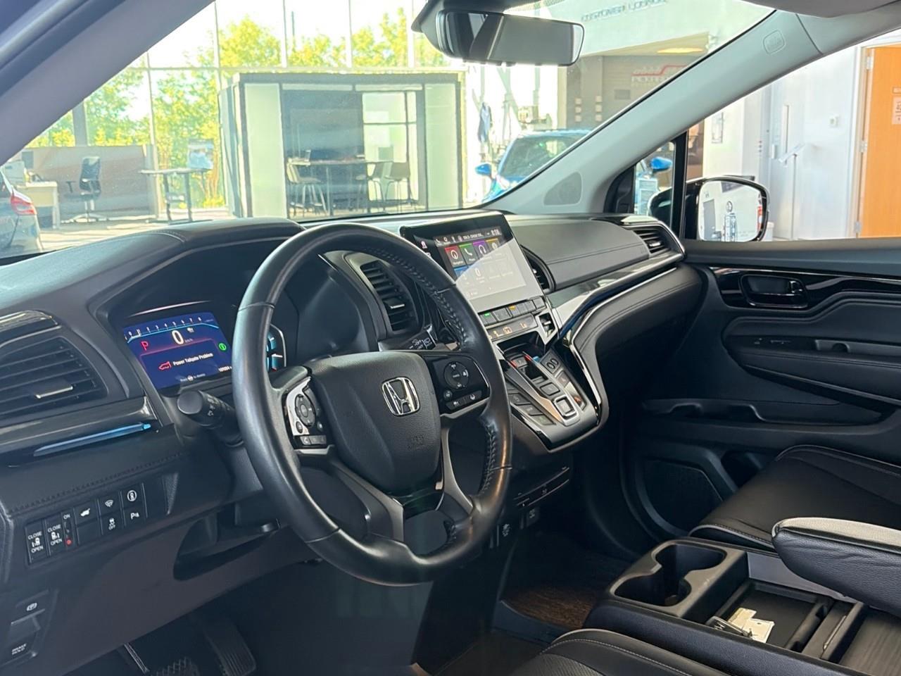 2022 Honda Odyssey Touring Passenger Van Photo
