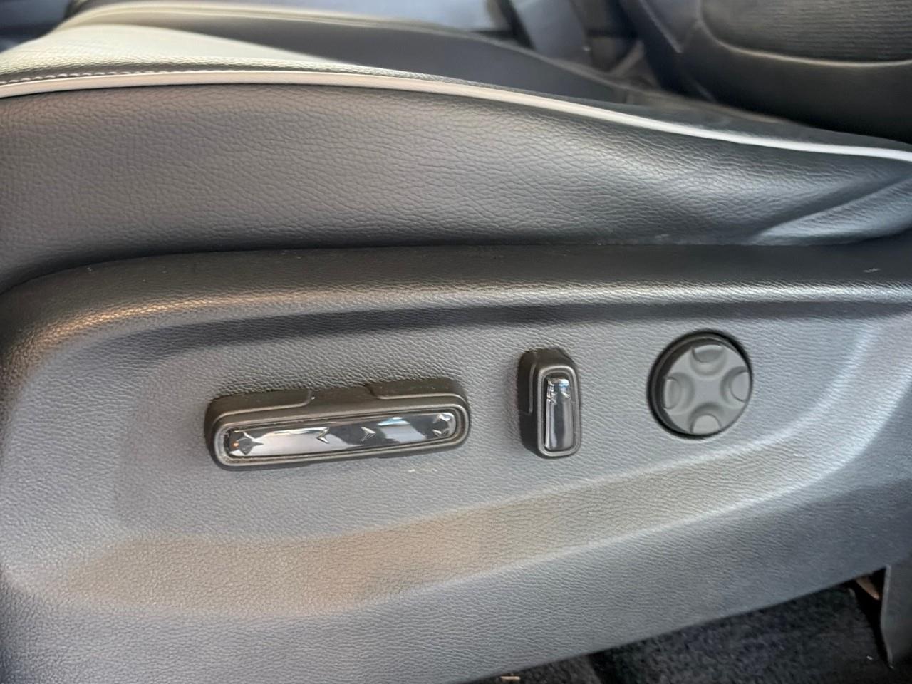 2022 Honda Odyssey Touring Passenger Van Photo