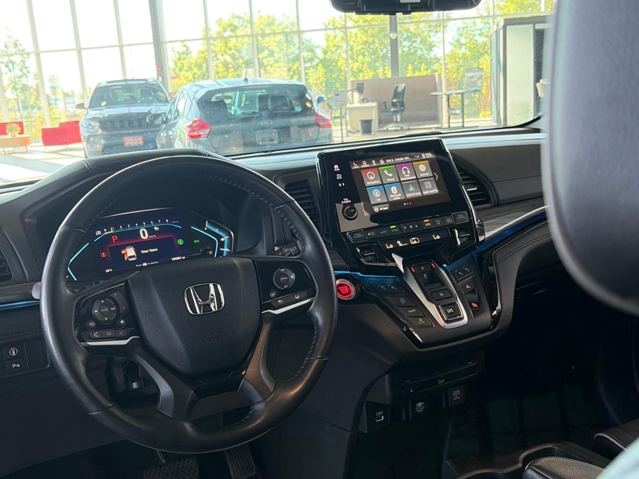 2022 Honda Odyssey Touring Passenger Van Photo