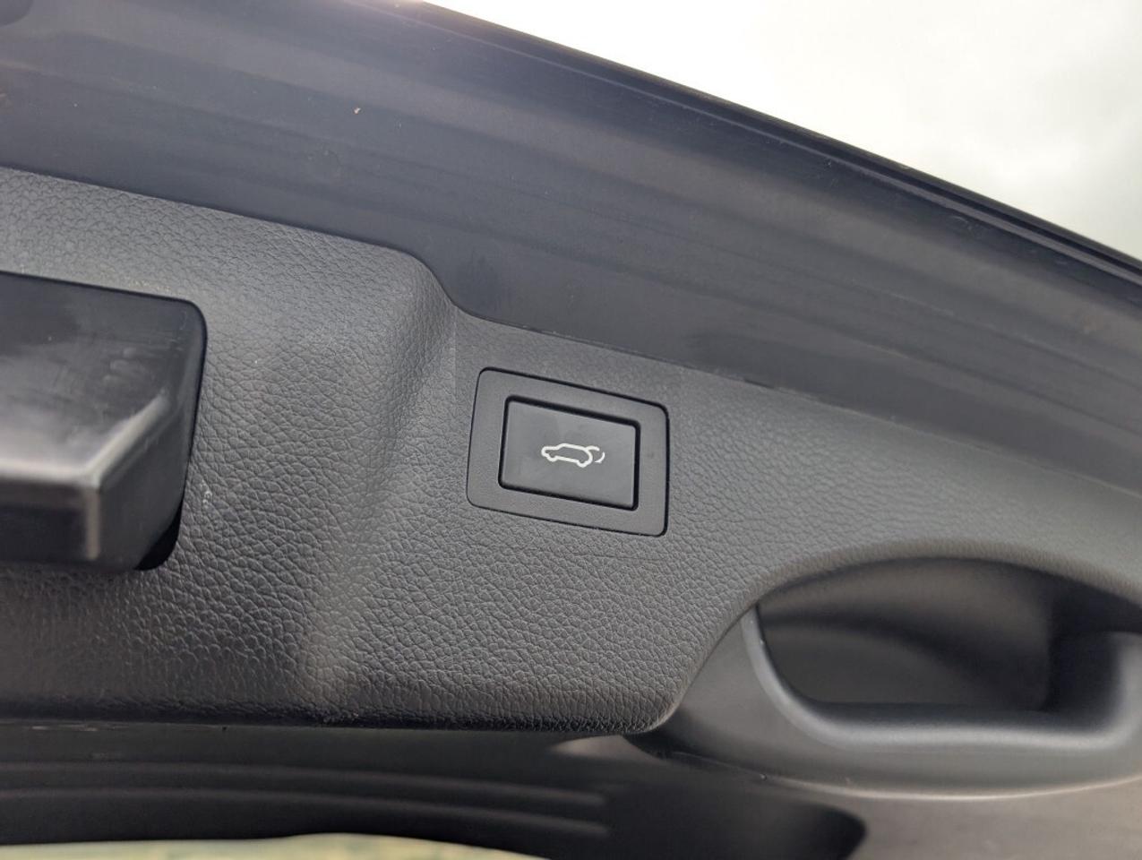 2018 Hyundai Santa Fe Sport Limited AWD   NAV   LEATHER   PANOROOF   CAMERA Photo