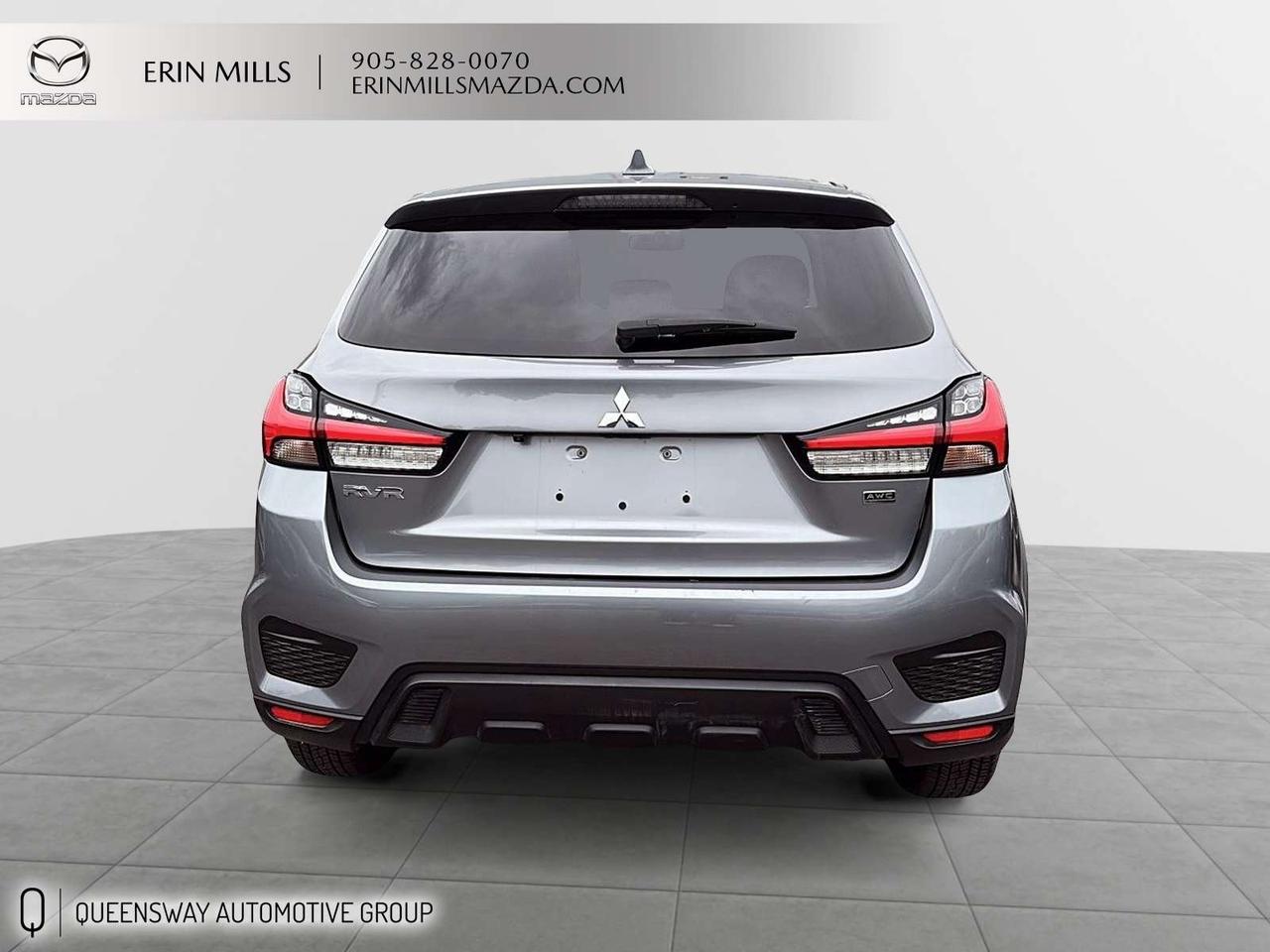 2024 Mitsubishi RVR SE LOW KMS // HEATED SEATS Photo