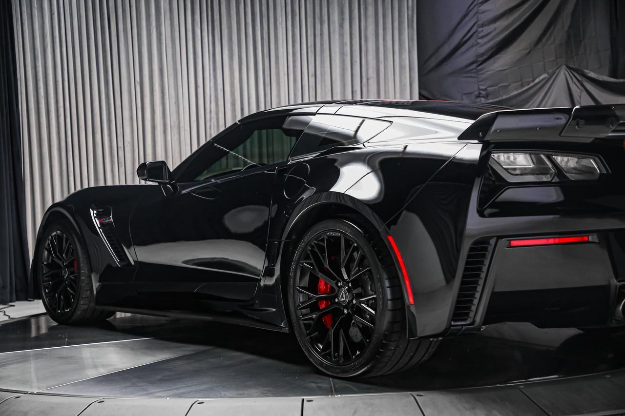 2017 Chevrolet Corvette Z06 3LZ Z07 PKG COUPE MANUAL 650HP LOADED NOACCDNT Photo