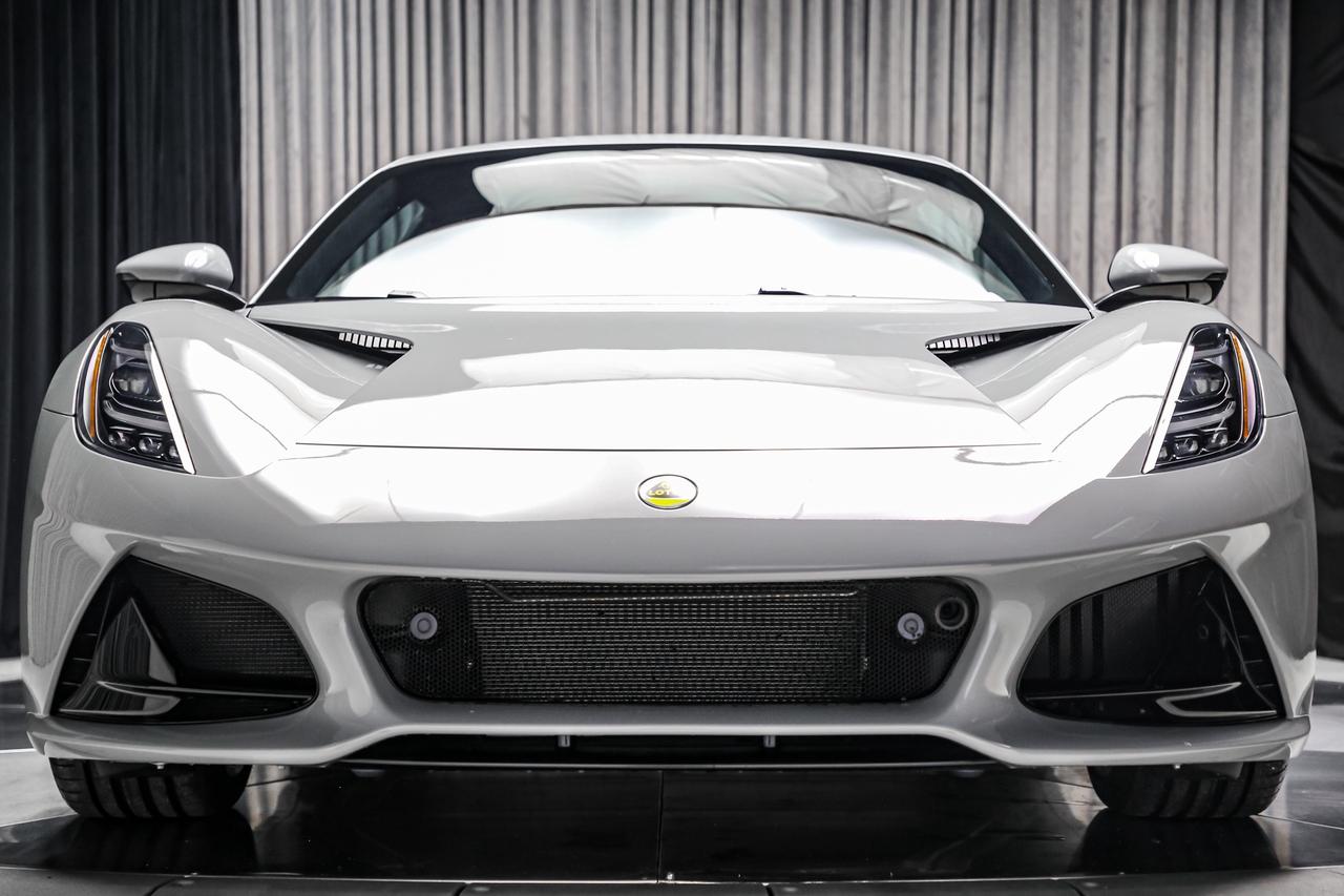 2024 Lotus Emira V6 FIRST EDITION 400HP MANUAL LOWKM CLEANCARFAX Photo