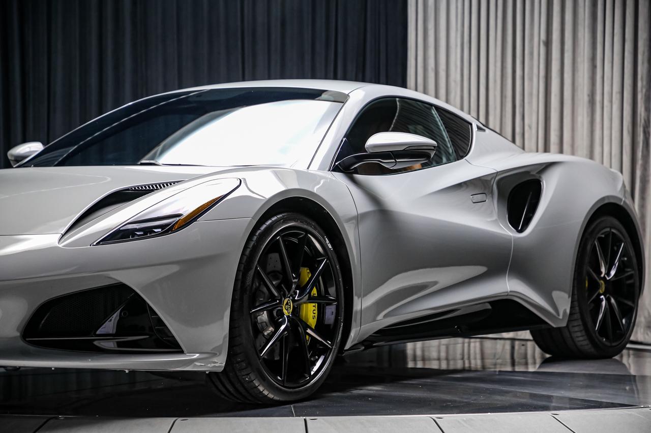 2024 Lotus Emira V6 FIRST EDITION 400HP MANUAL LOWKM CLEANCARFAX Photo