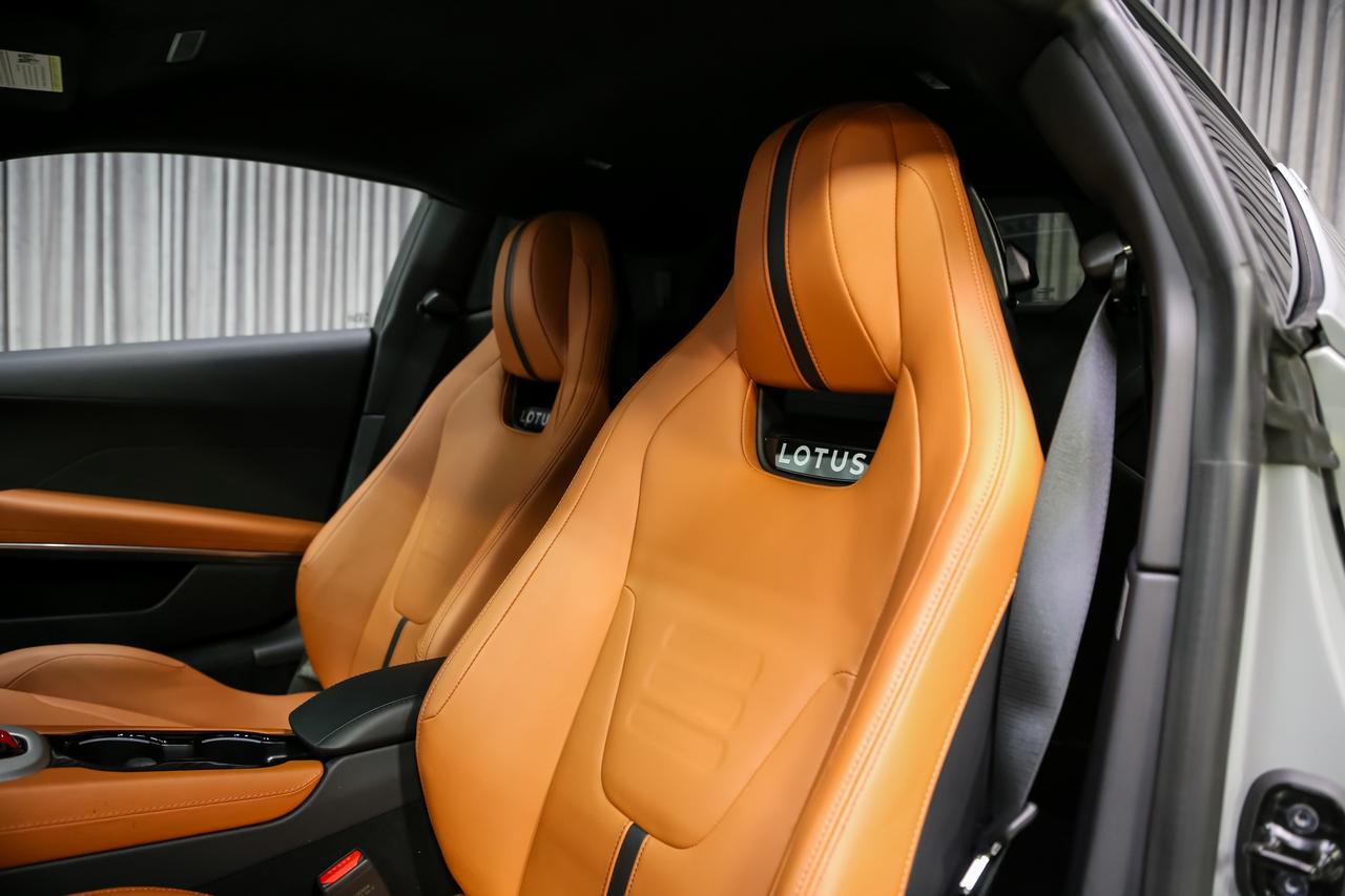 2024 Lotus Emira V6 FIRST EDITION 400HP MANUAL LOWKM CLEANCARFAX Photo