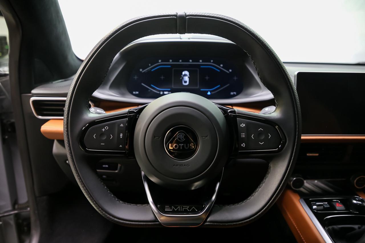 2024 Lotus Emira V6 FIRST EDITION 400HP MANUAL LOWKM CLEANCARFAX Photo
