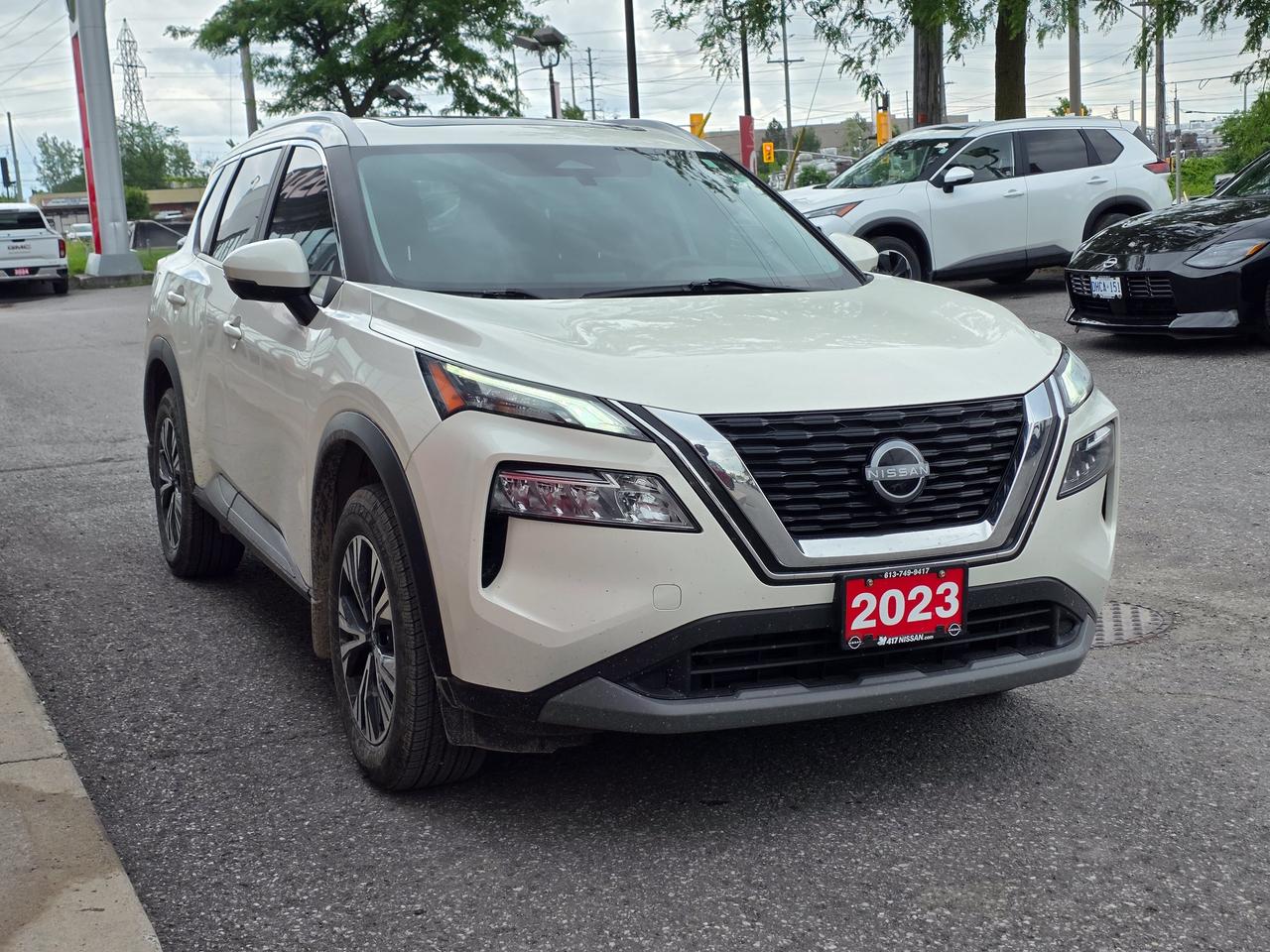 2023 Nissan Rogue SV Photo