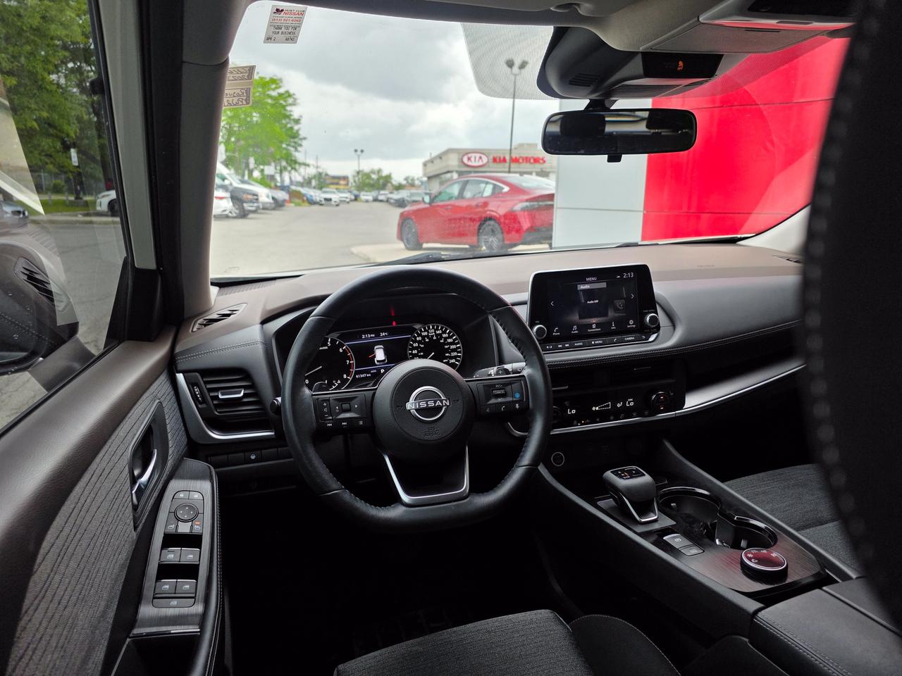2023 Nissan Rogue SV Photo