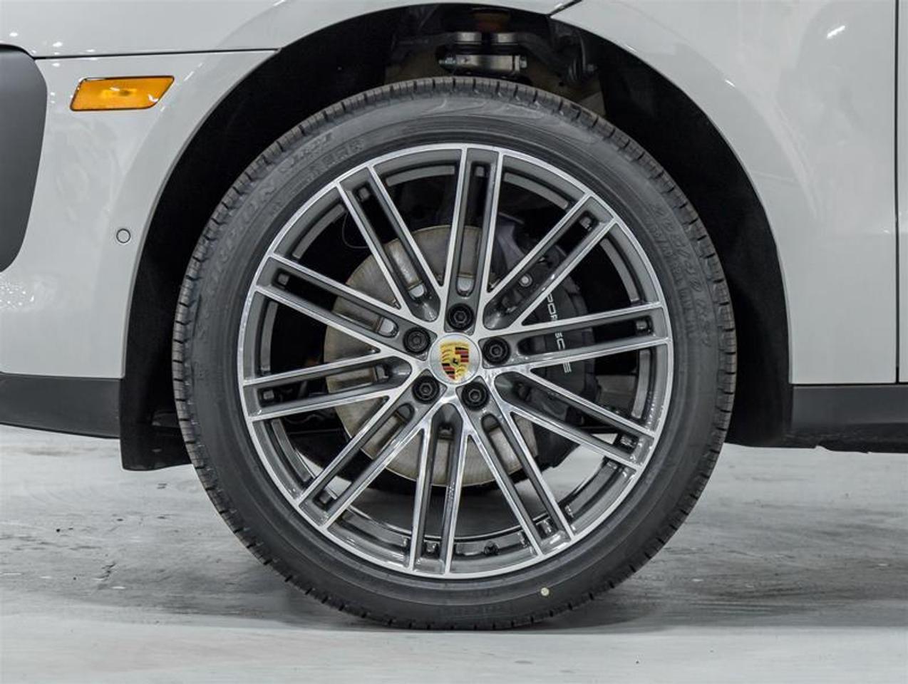 2026 Porsche Macan  Photo