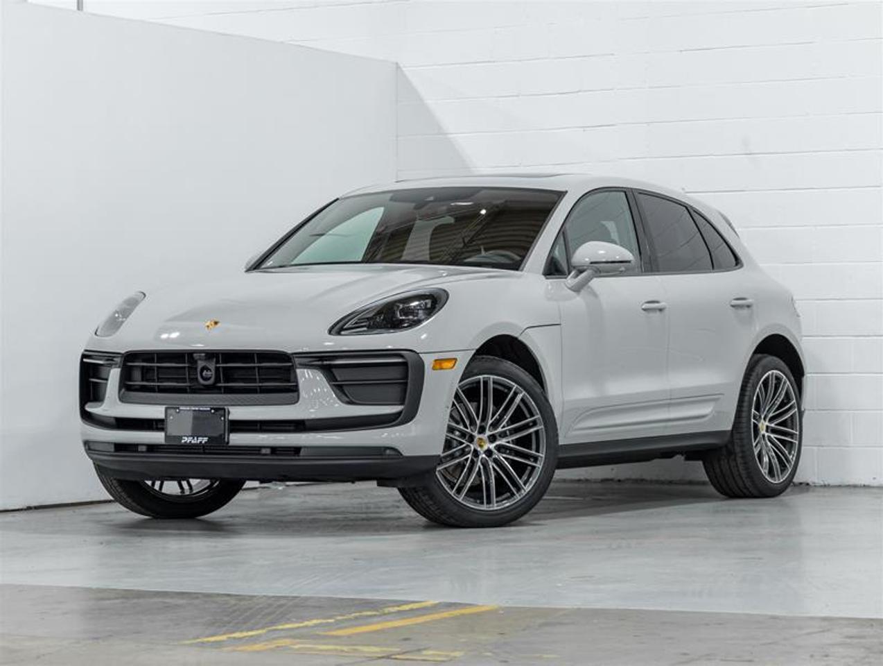 2026 Porsche Macan  Photo