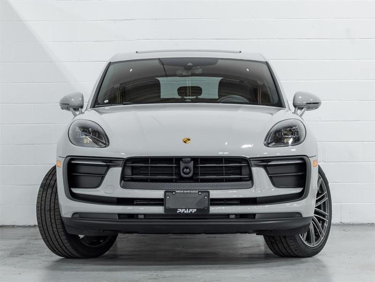 2026 Porsche Macan  Photo