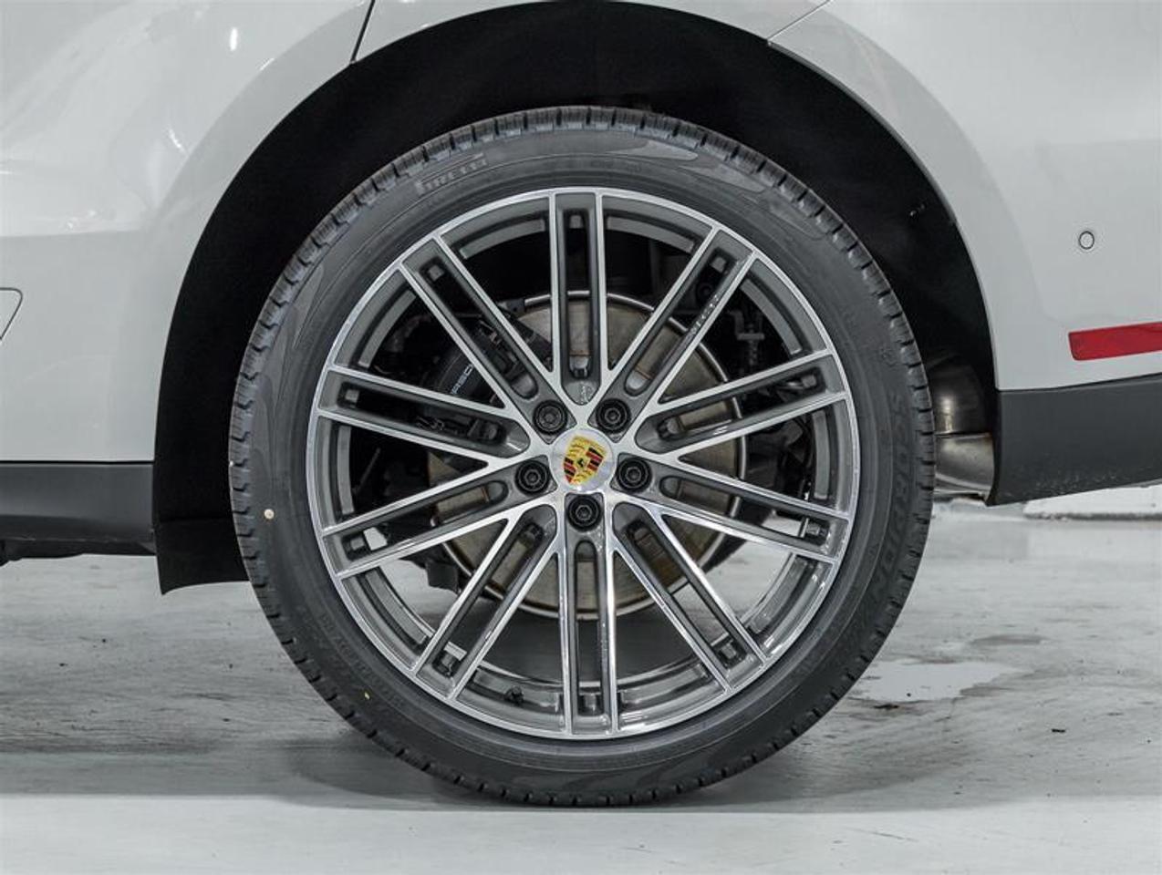 2026 Porsche Macan  Photo