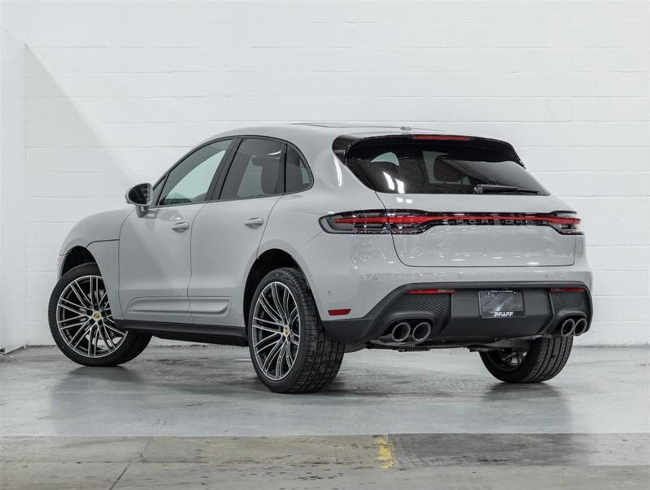2026 Porsche Macan  Photo