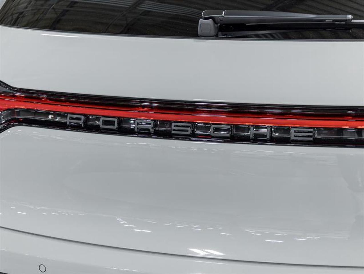 2026 Porsche Macan  Photo
