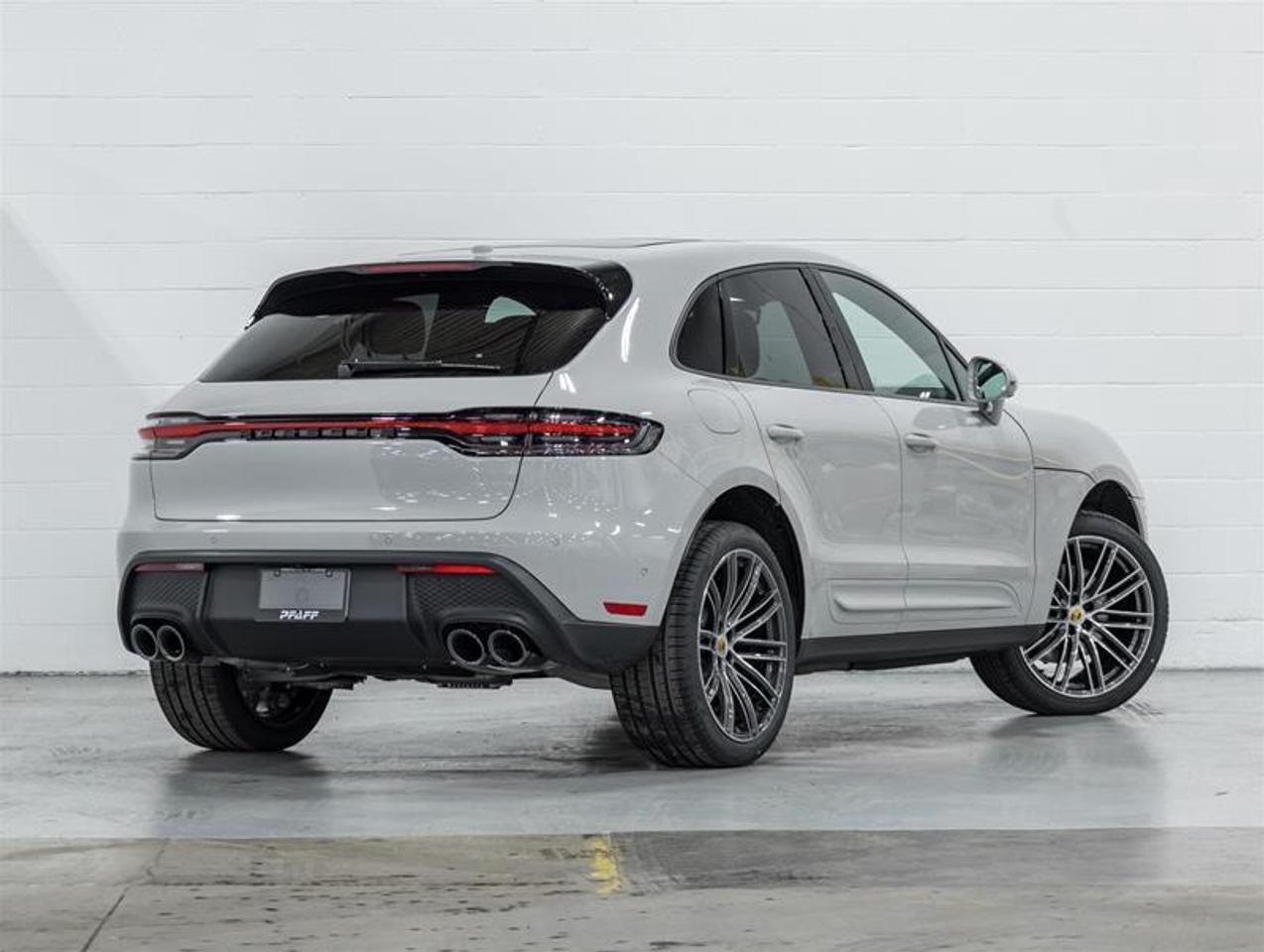 2026 Porsche Macan  Photo