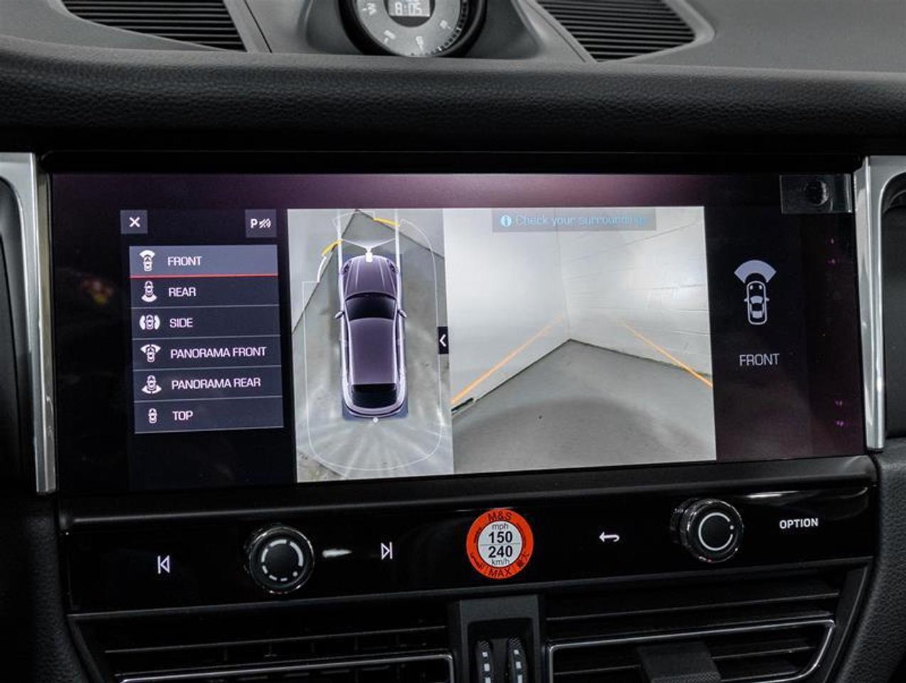 2026 Porsche Macan  Photo