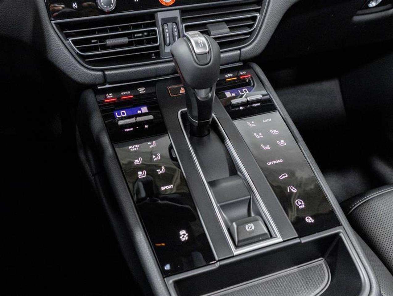 2026 Porsche Macan  Photo