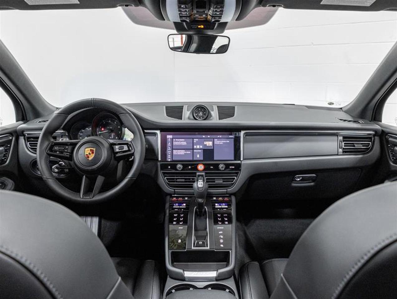2026 Porsche Macan  Photo