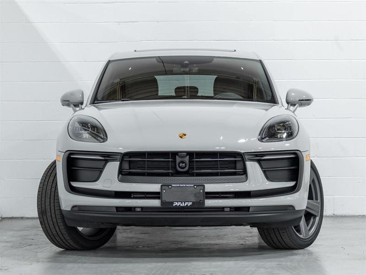 2026 Porsche Macan  Photo