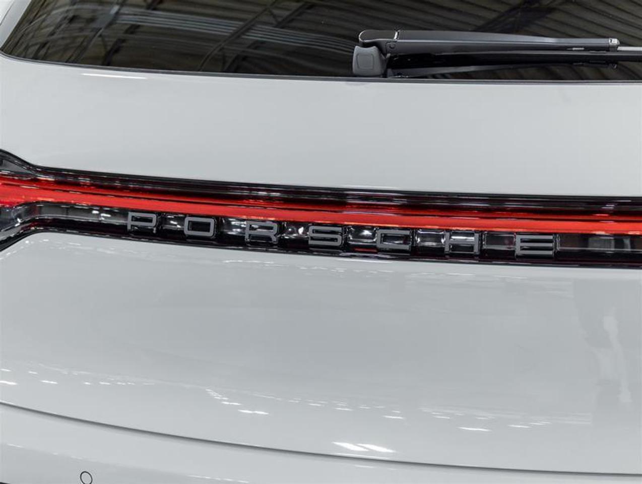 2026 Porsche Macan  Photo
