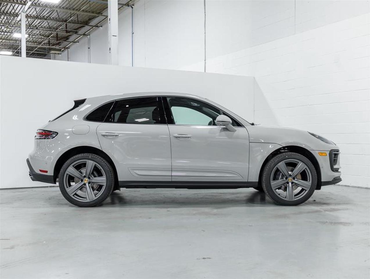 2026 Porsche Macan  Photo
