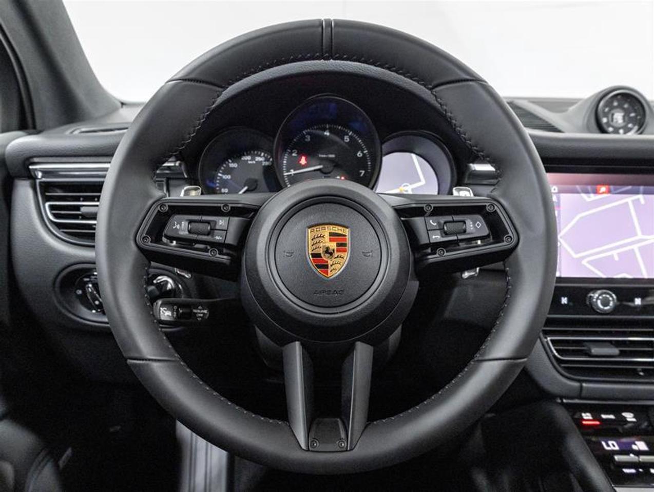 2026 Porsche Macan  Photo